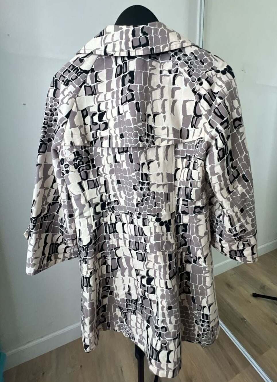 Nanette Lepore Black White Patterned Lined Trench Coat Size 4 - Picture 6 of 8